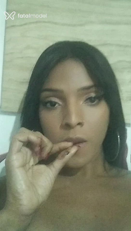 Acompanhante mulher trans com cabelo castanho de olhos castanhos - Jhenyy