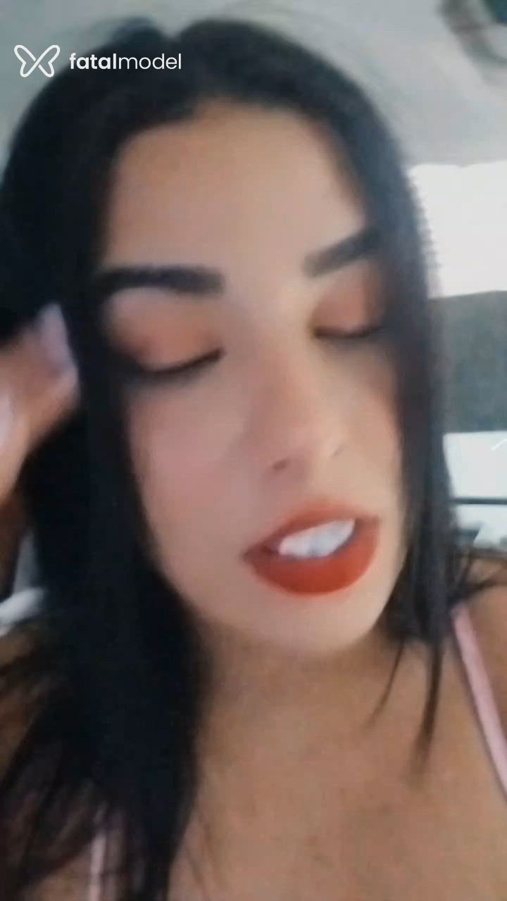 Acompanhante mulher com cabelo castanho de olhos castanhos - Amy Beee