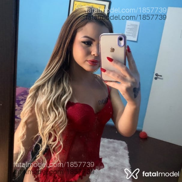 Acompanhante mulher trans com cabelo castanho de olhos castanhos em Petrópolis - Luana