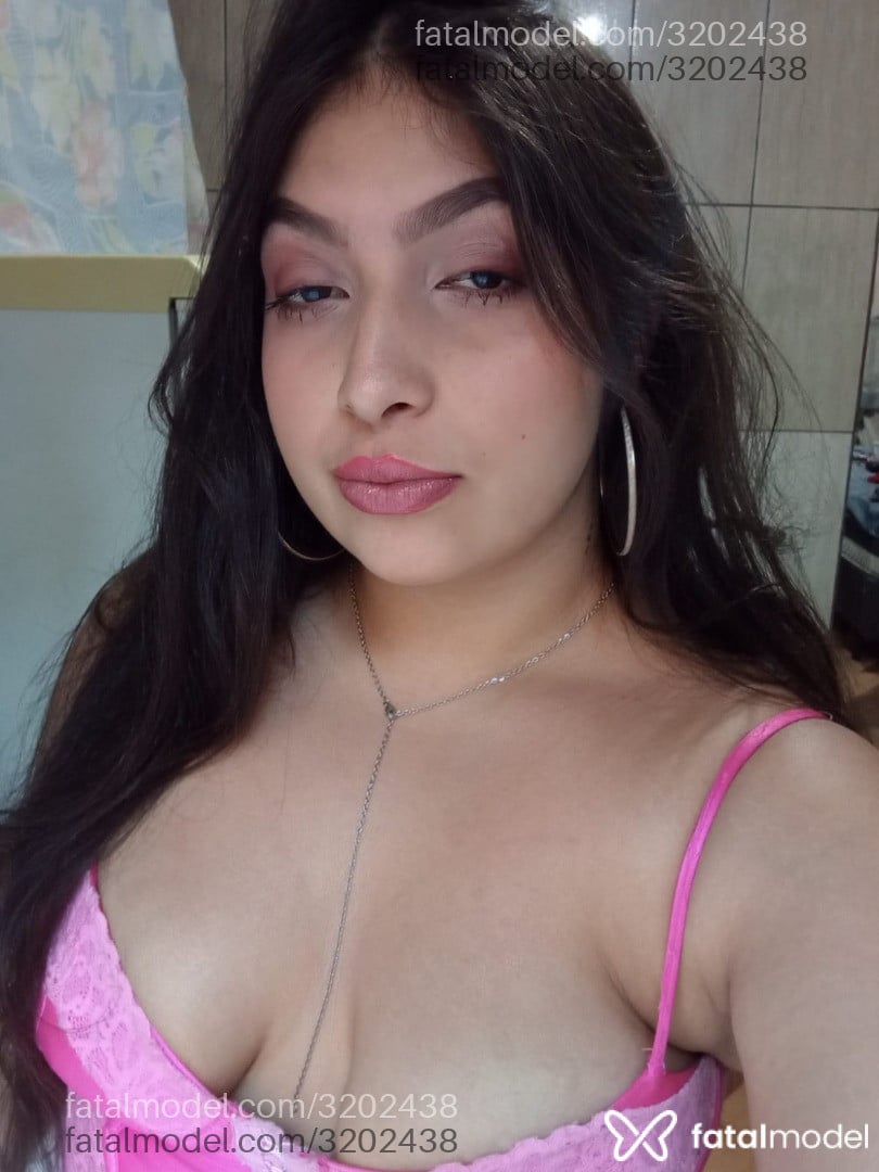 Acompanhante mulher morena (o) de olhos castanhos - Gabriella Acompanhante mulher morena (o) de olhos castanhos - Gabriella
