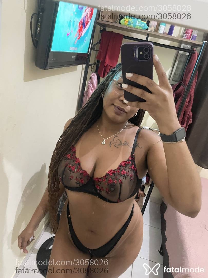 Acompanhante mulher morena (o) de olhos castanhos - Rafni Santos