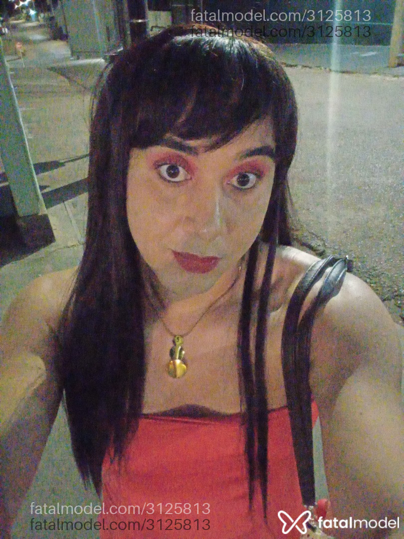 Acompanhante homem trans com cabelo castanho de olhos castanhos - Matheus