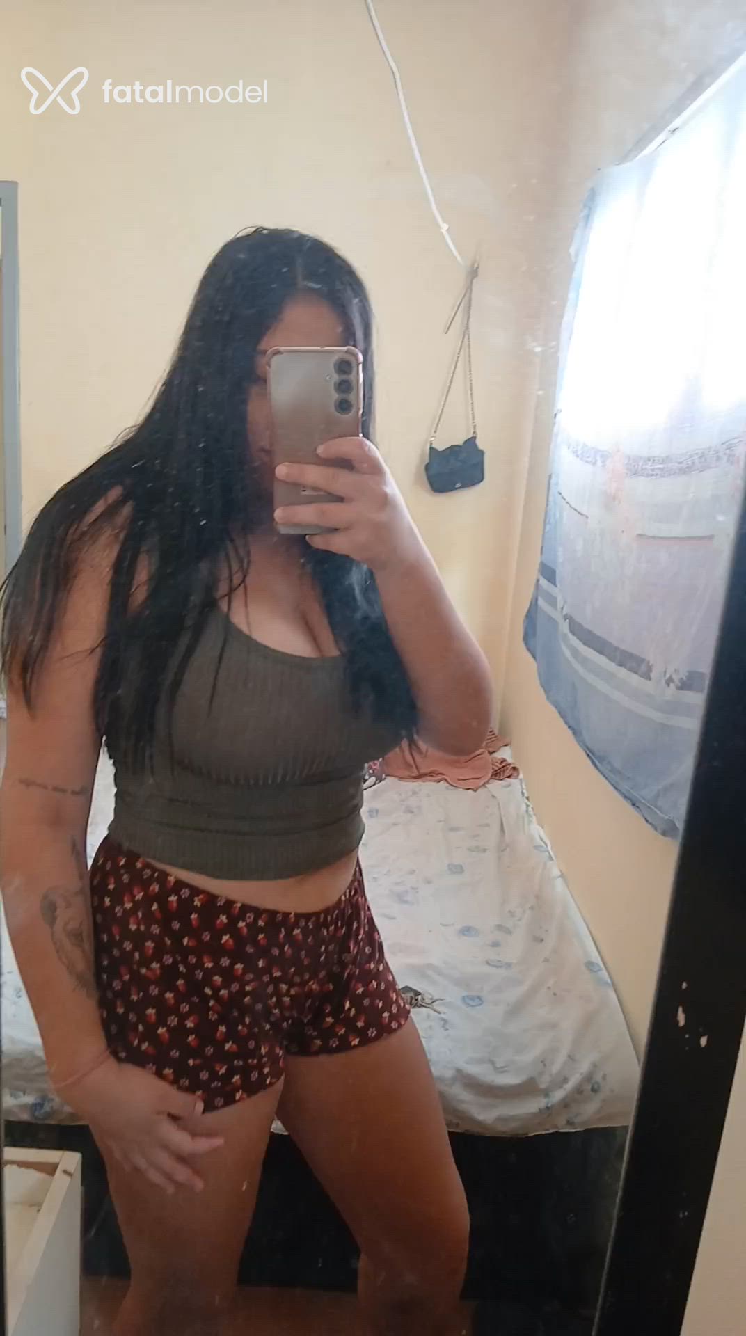 Acompanhante mulher morena (o) de olhos pretos - Caroline