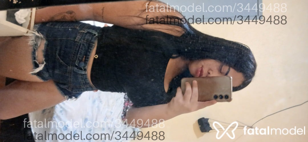 Acompanhante mulher morena (o) de olhos pretos - Caroline
