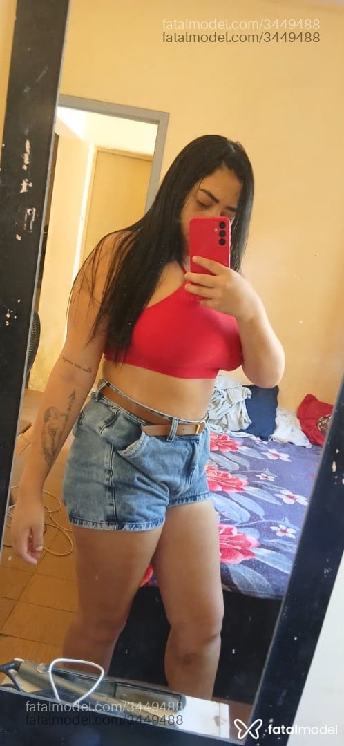 Acompanhante mulher morena (o) de olhos pretos - Caroline