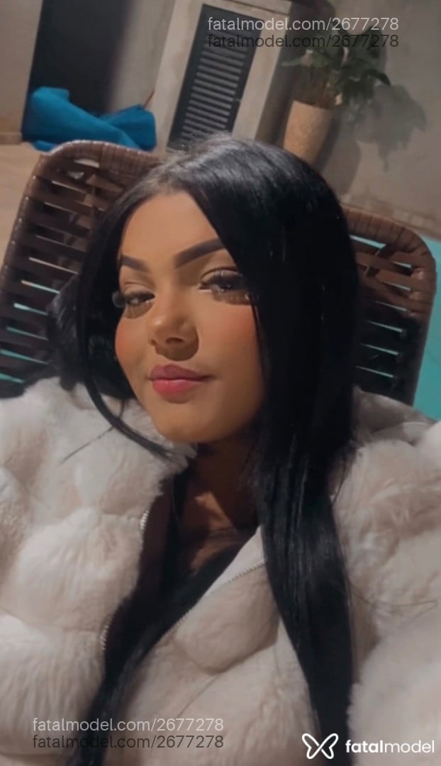 Acompanhante mulher morena (o) de olhos pretos - Julia Acompanhante mulher morena (o) de olhos pretos - Julia
