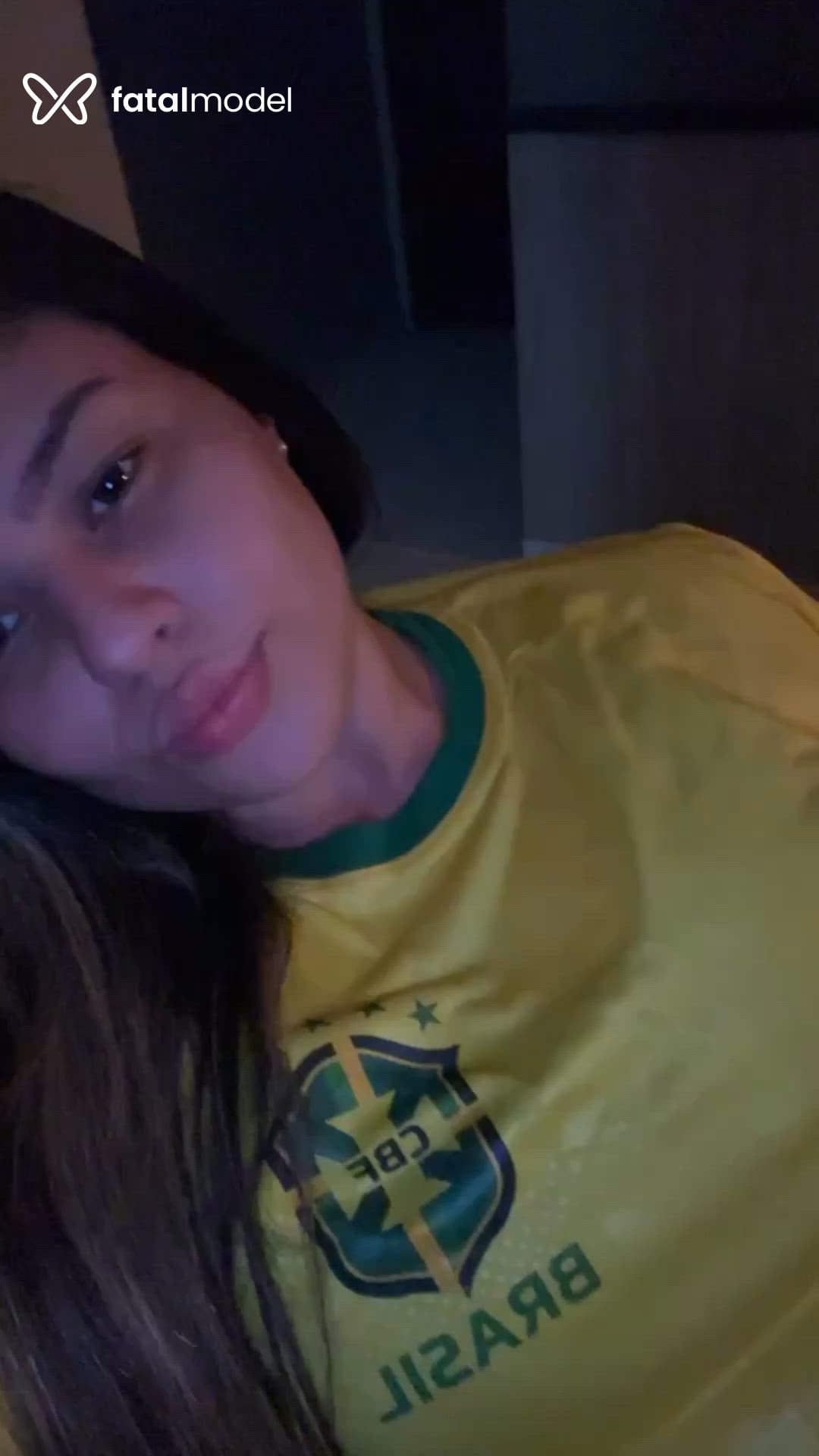 Acompanhante mulher com cabelo castanho de olhos mel - Yngrid Santos Acompanhante mulher com cabelo castanho de olhos mel - Yngrid Santos