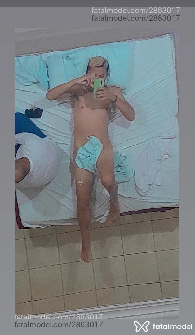 Acompanhante homem loira (o) de olhos castanhos - Kaio Lima Barbosa