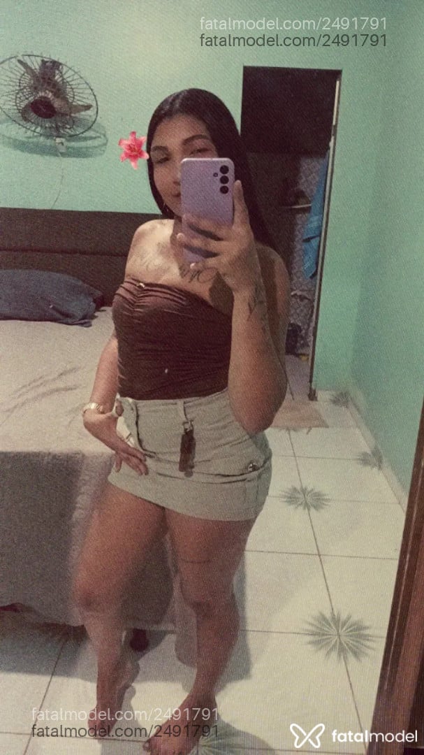 Acompanhante mulher morena (o) de olhos castanhos - Milly