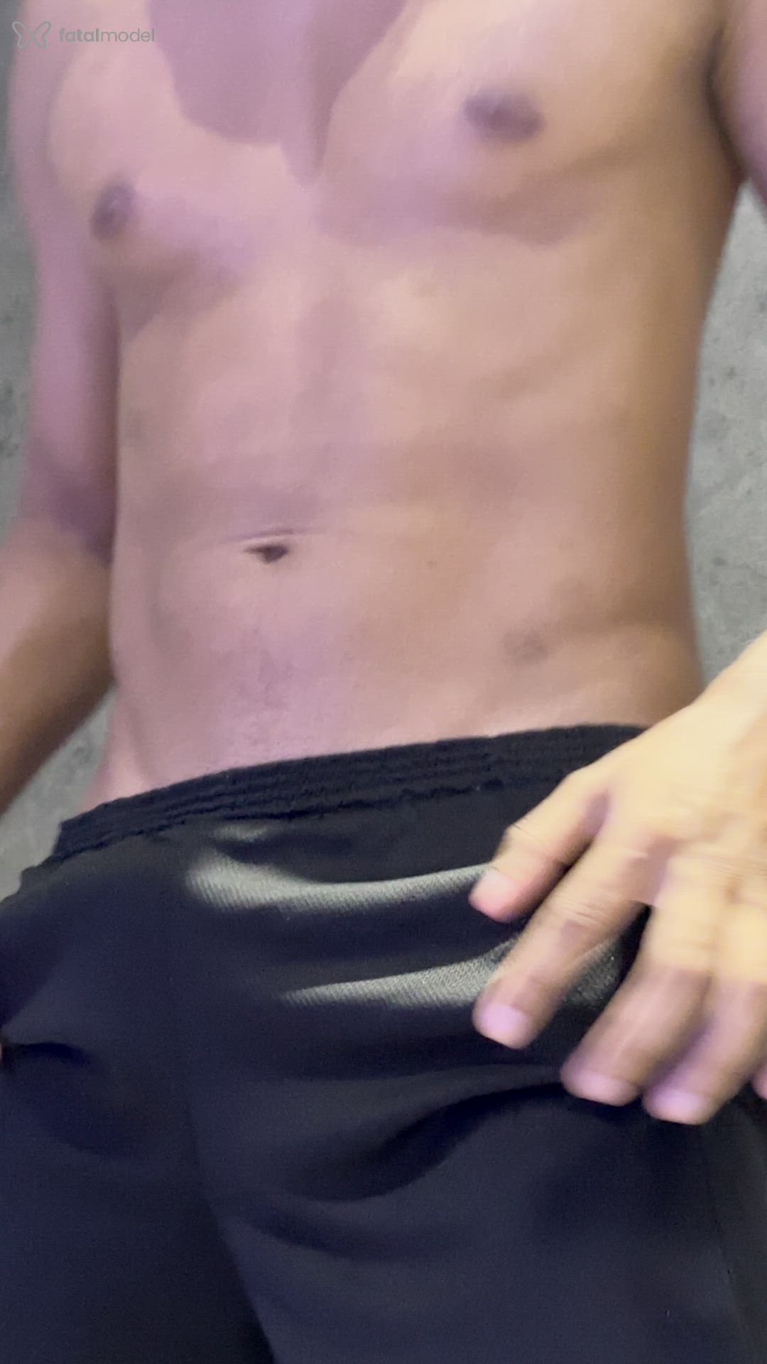Acompanhante homem morena (o) de olhos pretos - Levi Saad Acompanhante homem morena (o) de olhos pretos - Levi Saad
