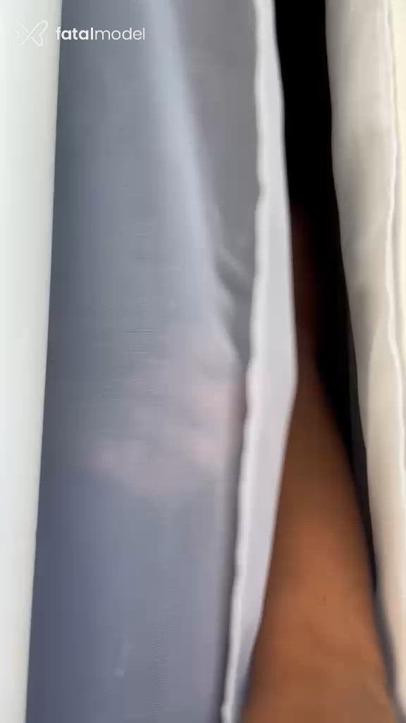 Acompanhante mulher morena (o) de olhos pretos - Gabriele Acompanhante mulher morena (o) de olhos pretos - Gabriele
