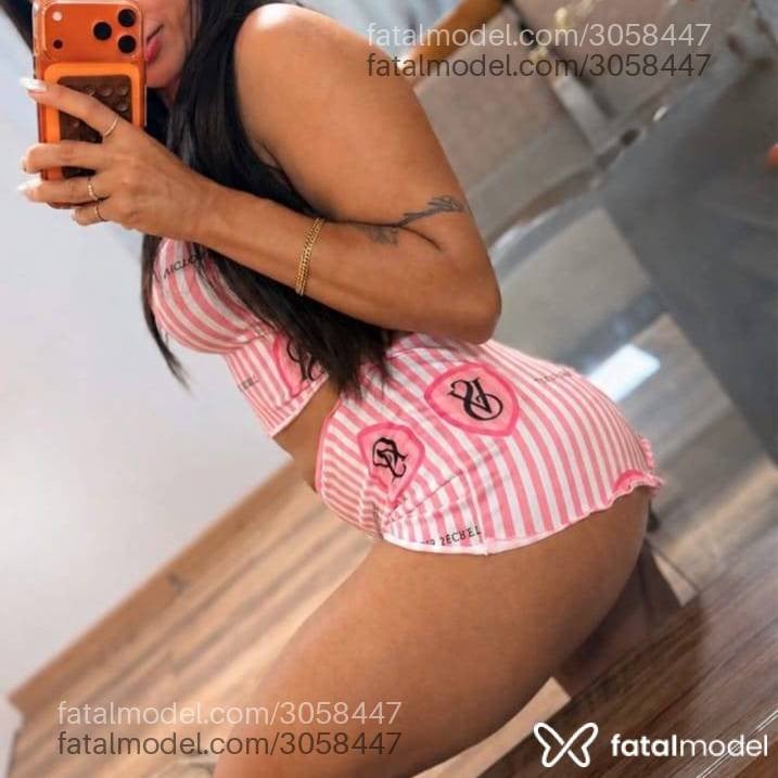 Acompanhante mulher morena (o) de olhos pretos - Lívia Duarthe
