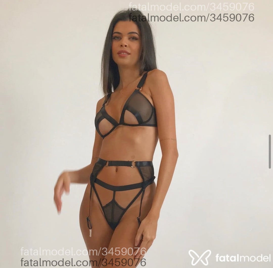 Acompanhante mulher morena (o) de olhos verdes - Luísa Acompanhante mulher morena (o) de olhos verdes - Luísa