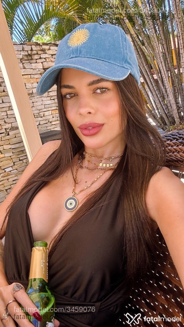 Acompanhante mulher morena (o) de olhos verdes - Luísa Acompanhante mulher morena (o) de olhos verdes - Luísa