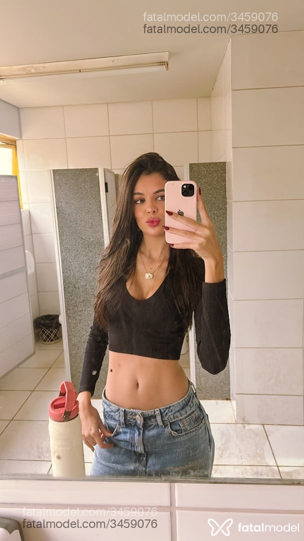 Acompanhante mulher morena (o) de olhos verdes - Luísa