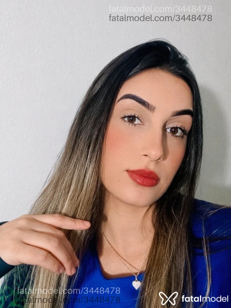 Acompanhante mulher loira (o) de olhos mel - Pamela Acompanhante mulher loira (o) de olhos mel - Pamela