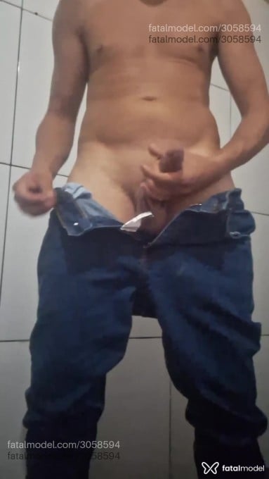 Acompanhante homem sem cabelo de olhos castanhos em Taboão da Serra Acompanhante homem sem cabelo de olhos castanhos em Taboão da Serra - Maximus