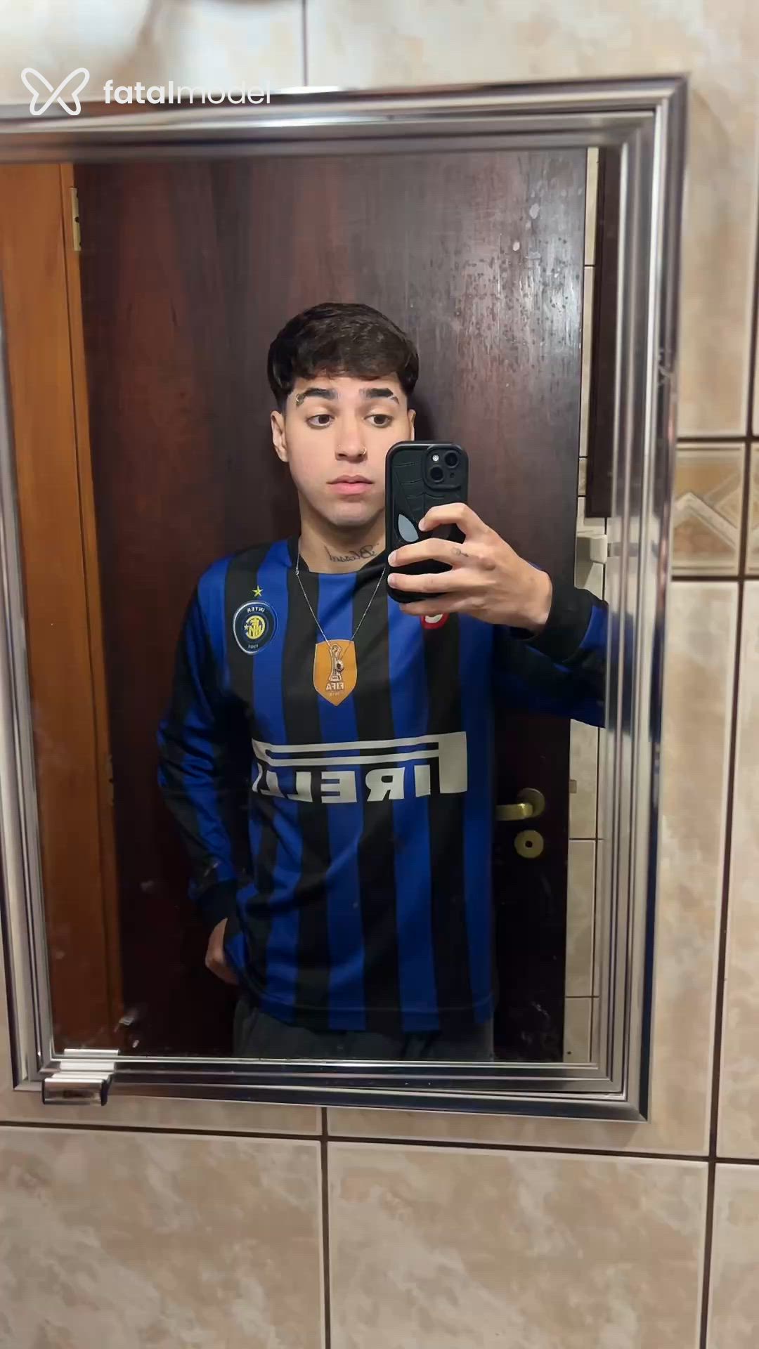 Acompanhante homem com cabelo castanho de olhos castanhos - Pedro Henrique Acompanhante homem com cabelo castanho de olhos castanhos - Pedro Henrique