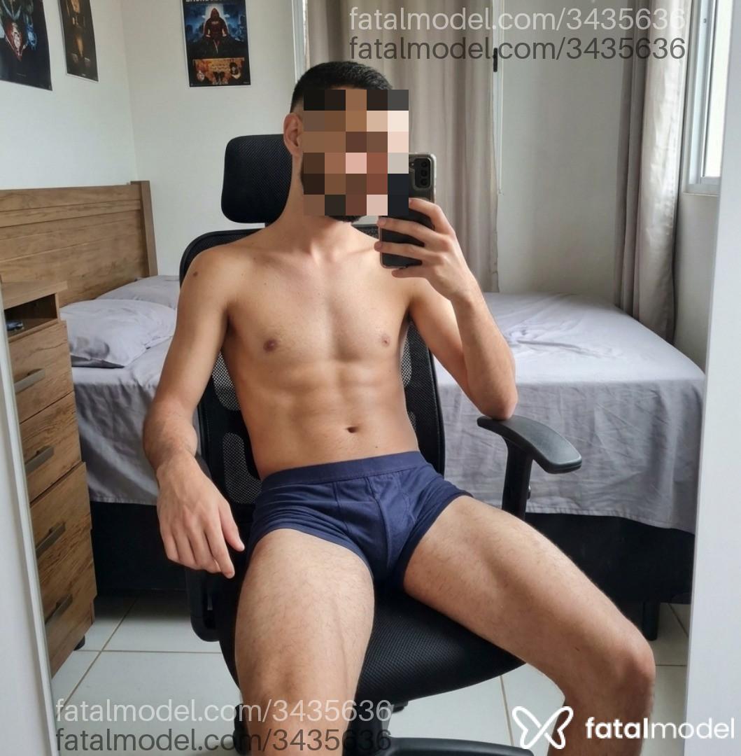 Acompanhante homem morena (o) de olhos castanhos - Gplrds
