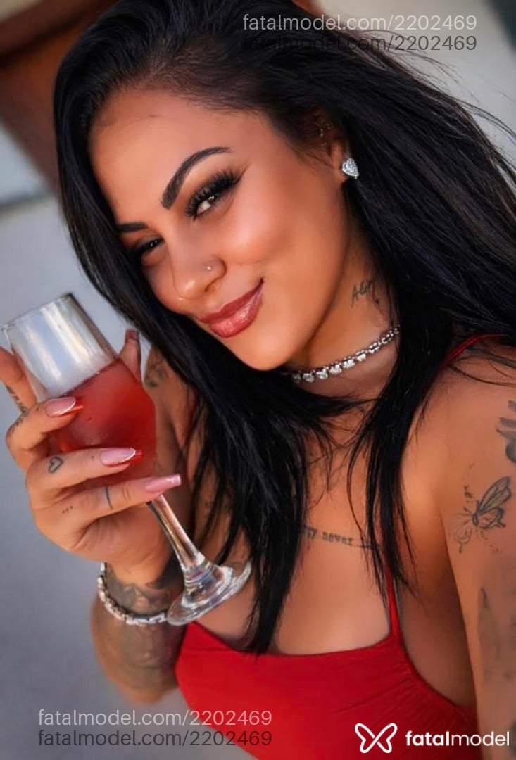Acompanhante mulher morena (o) de olhos mel - Rebeca Cordeiro