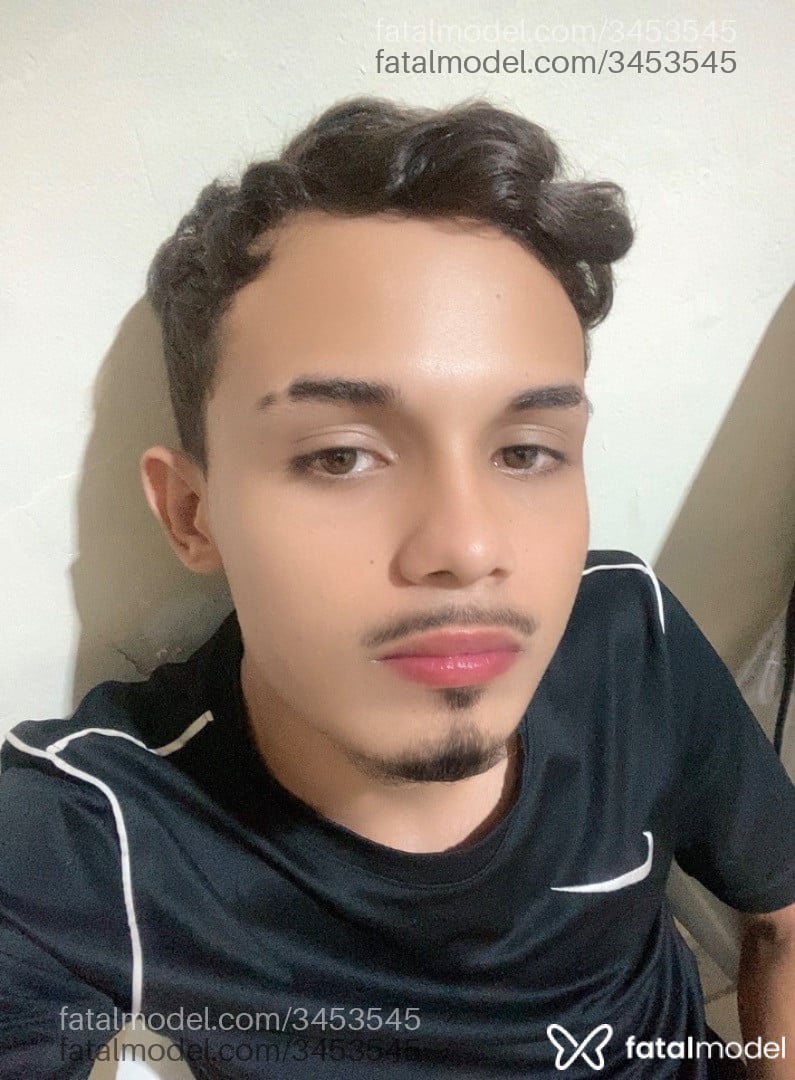 Acompanhante homem com cabelo castanho de olhos mel - Vidilha Acompanhante homem com cabelo castanho de olhos mel - Vidilha