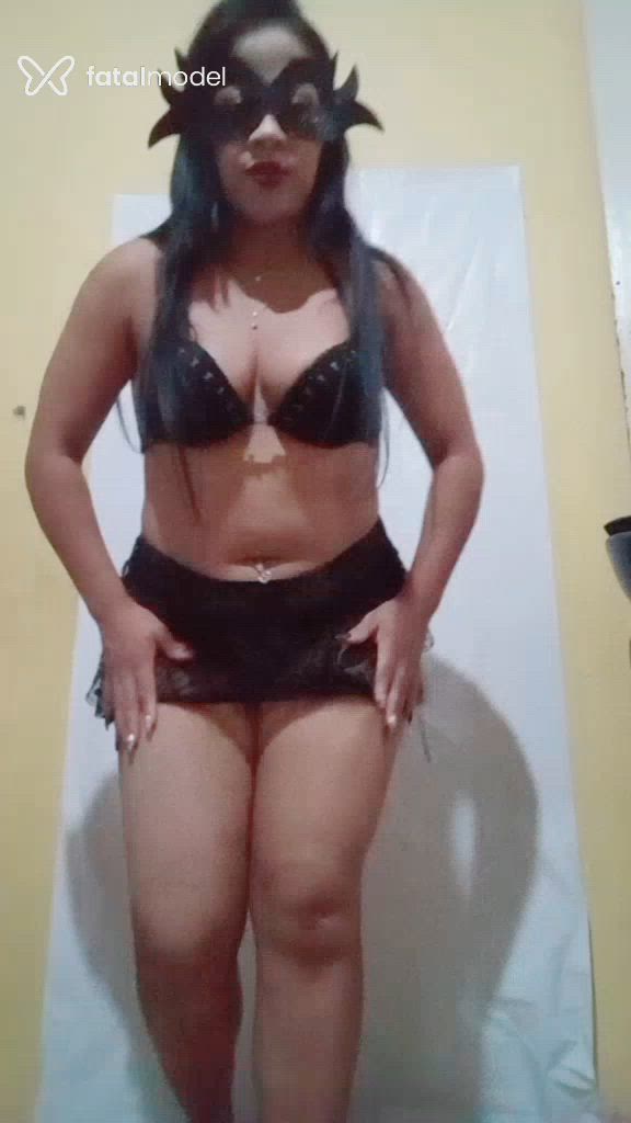 Acompanhante mulher morena (o) de olhos pretos - Cubanita Acompanhante mulher morena (o) de olhos pretos - Cubanita