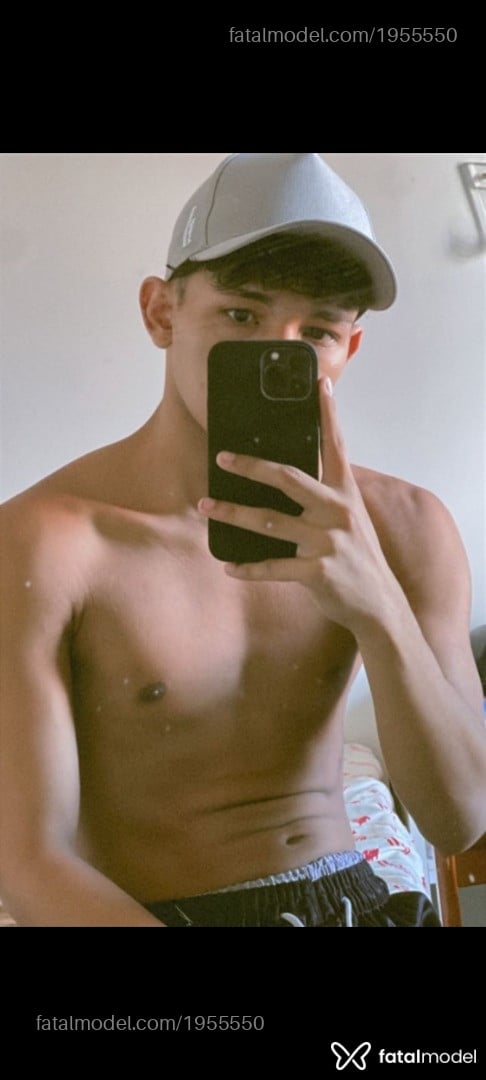 Acompanhante homem com cabelo castanho de olhos pretos - Jhon Acompanhante homem com cabelo castanho de olhos pretos - Jhon