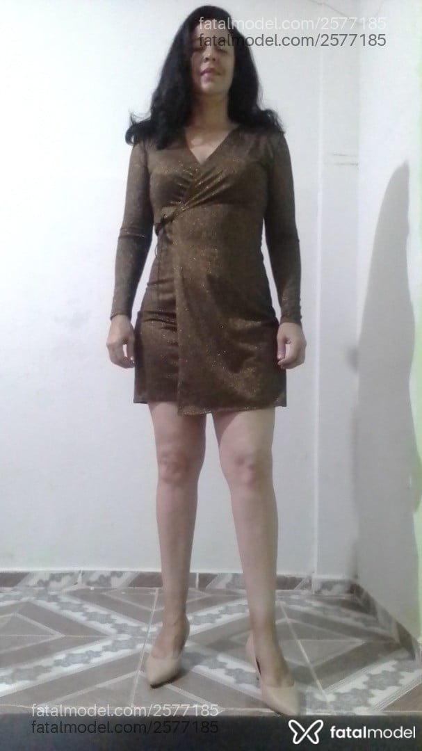 Acompanhante mulher com cabelo castanho de olhos castanhos - Lívia Rosê