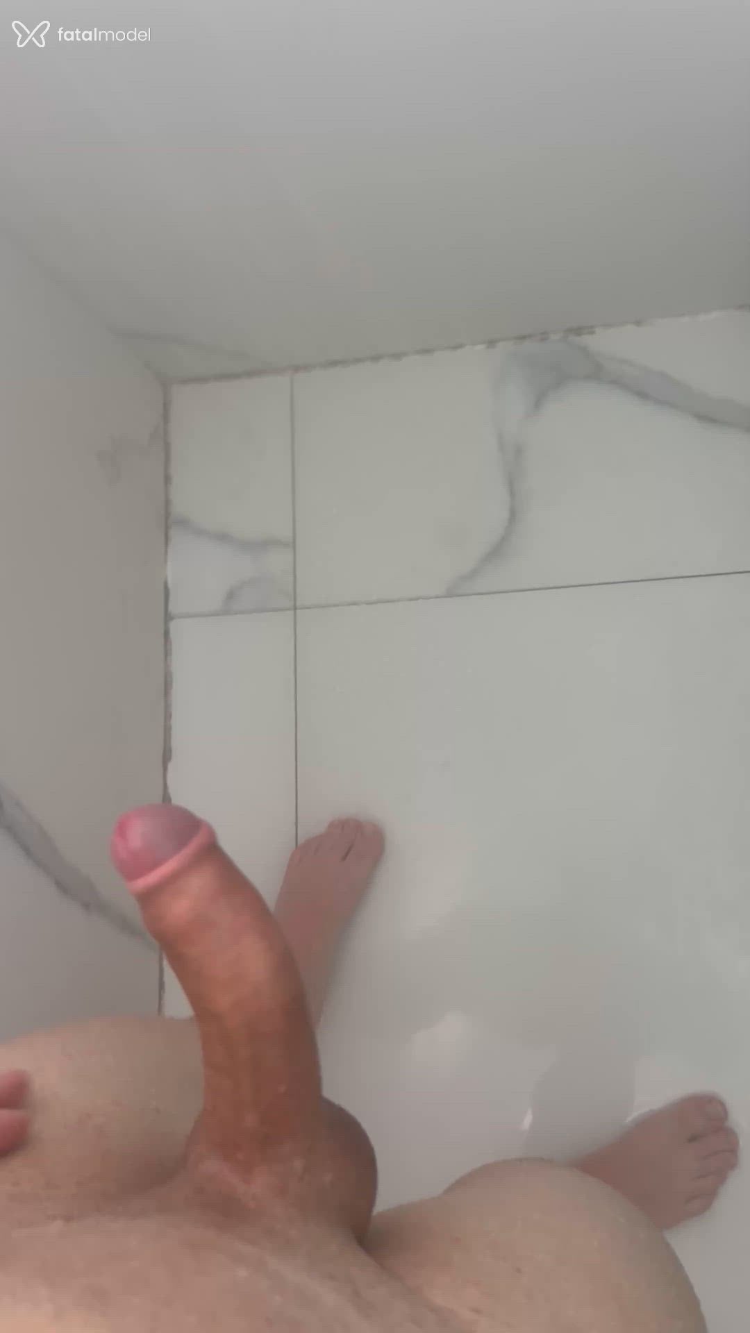 Acompanhante homem com cabelo castanho de olhos verdes - Vitor Acompanhante homem com cabelo castanho de olhos verdes - Vitor