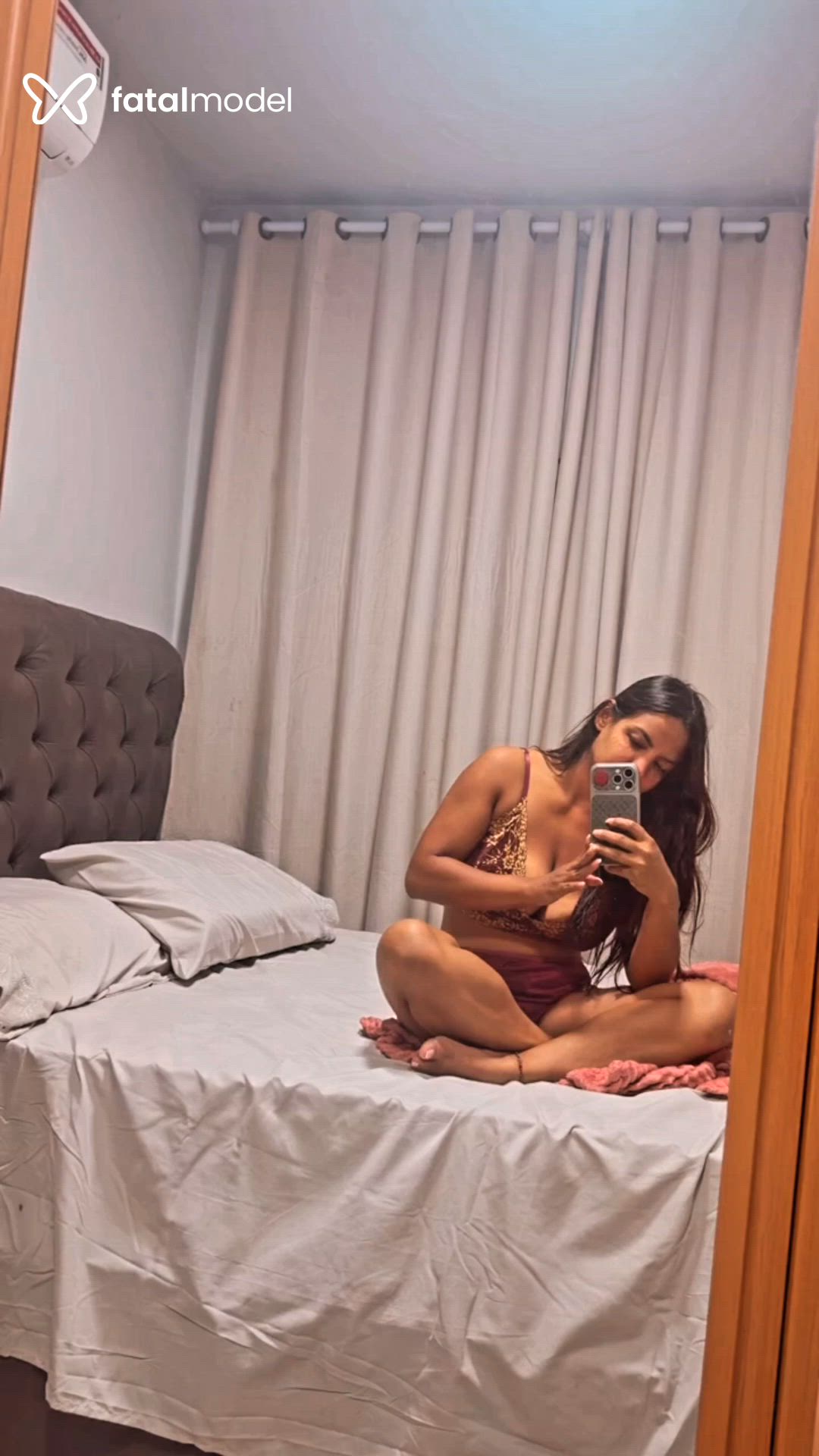 Acompanhante mulher morena (o) de olhos pretos - Ludmilla Acompanhante mulher morena (o) de olhos pretos - Ludmilla