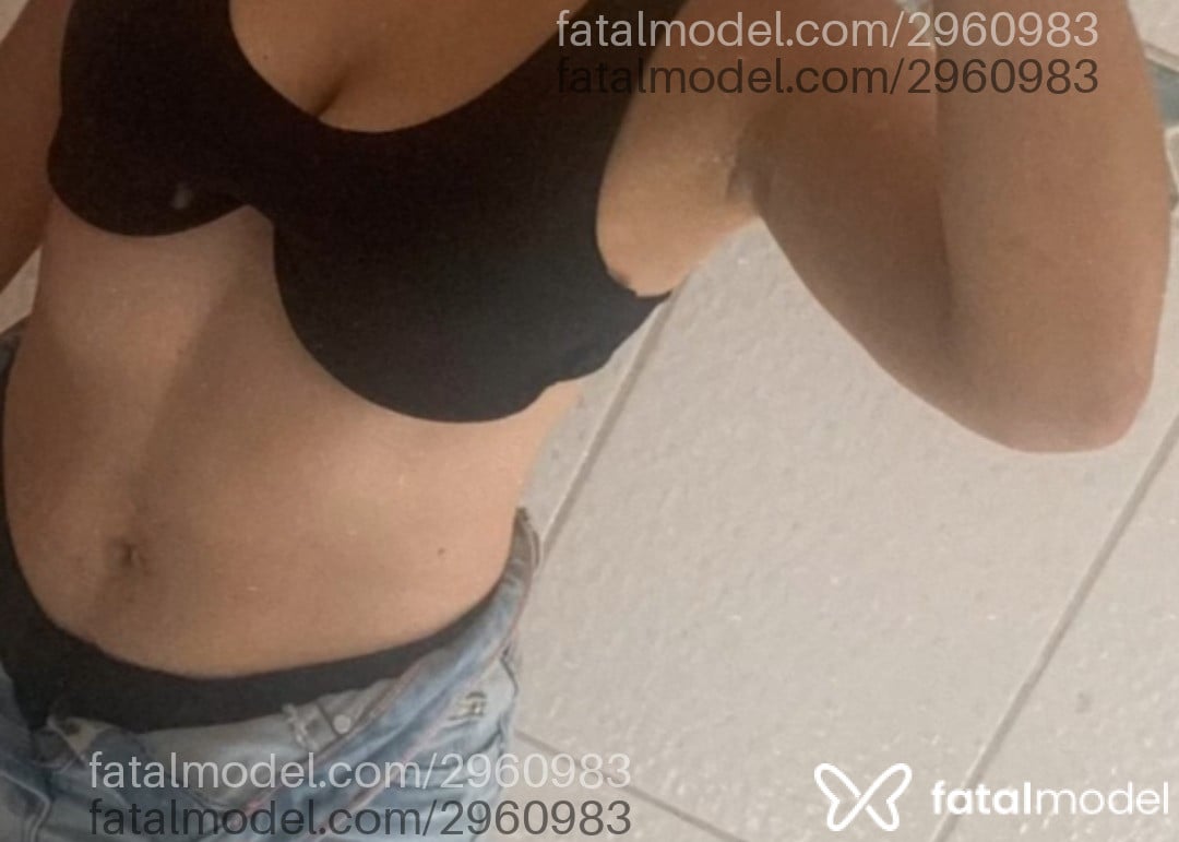 Acompanhante mulher morena (o) de olhos castanhos - Júlia Acompanhante mulher morena (o) de olhos castanhos - Júlia