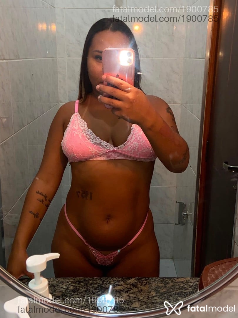 Acompanhante mulher morena (o) de olhos castanhos - Gaby
