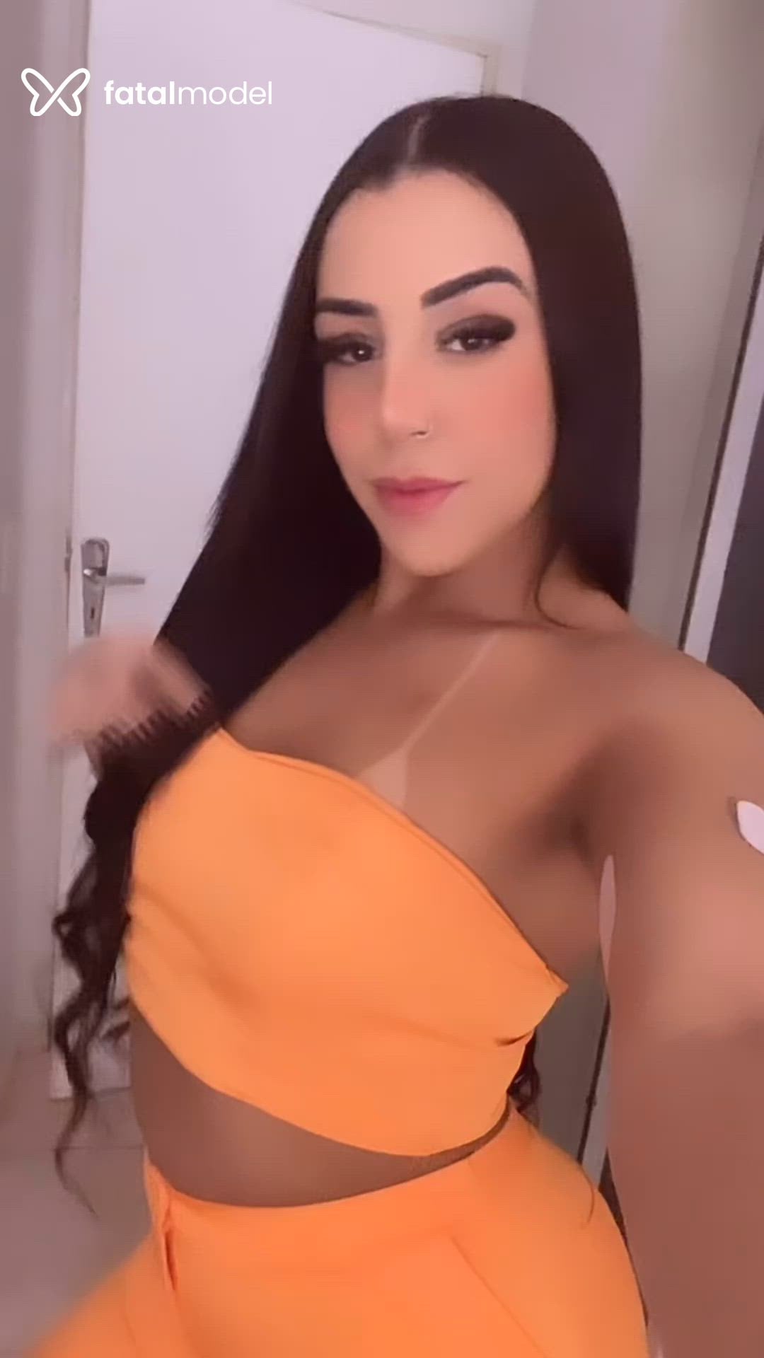 Acompanhante mulher trans morena (o) de olhos castanhos - Melissa
