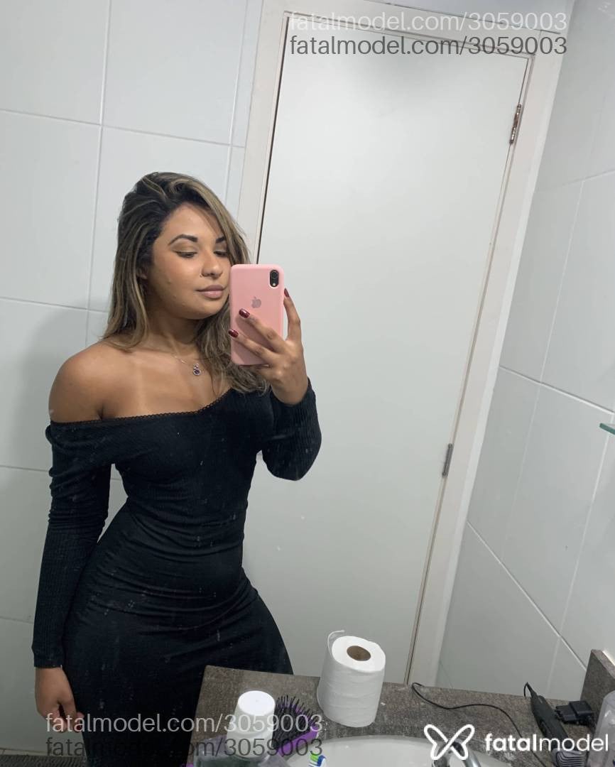 Acompanhante mulher morena (o) de olhos castanhos - Kethellyn