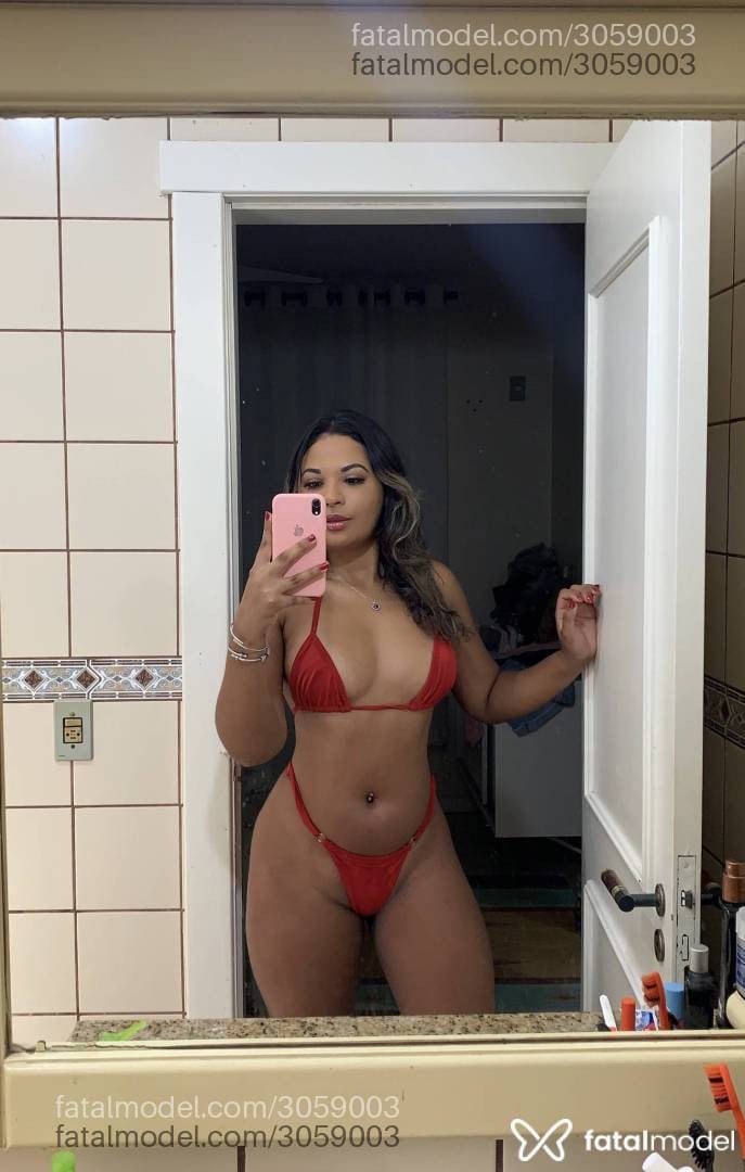 Acompanhante mulher morena (o) de olhos castanhos - Kethellyn