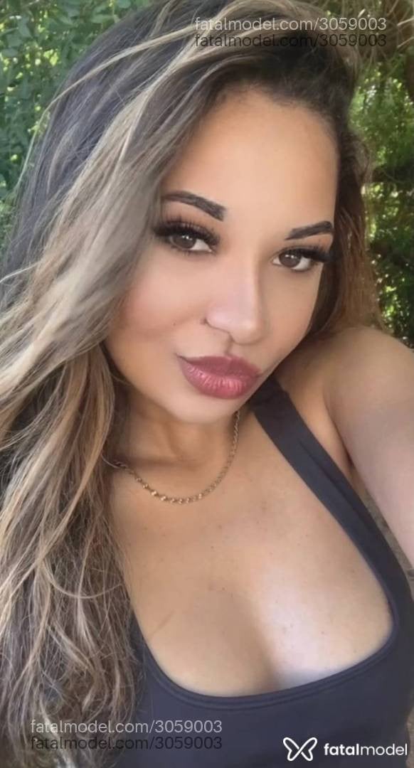 Acompanhante mulher morena (o) de olhos castanhos - Kethellyn Acompanhante mulher morena (o) de olhos castanhos - Kethellyn