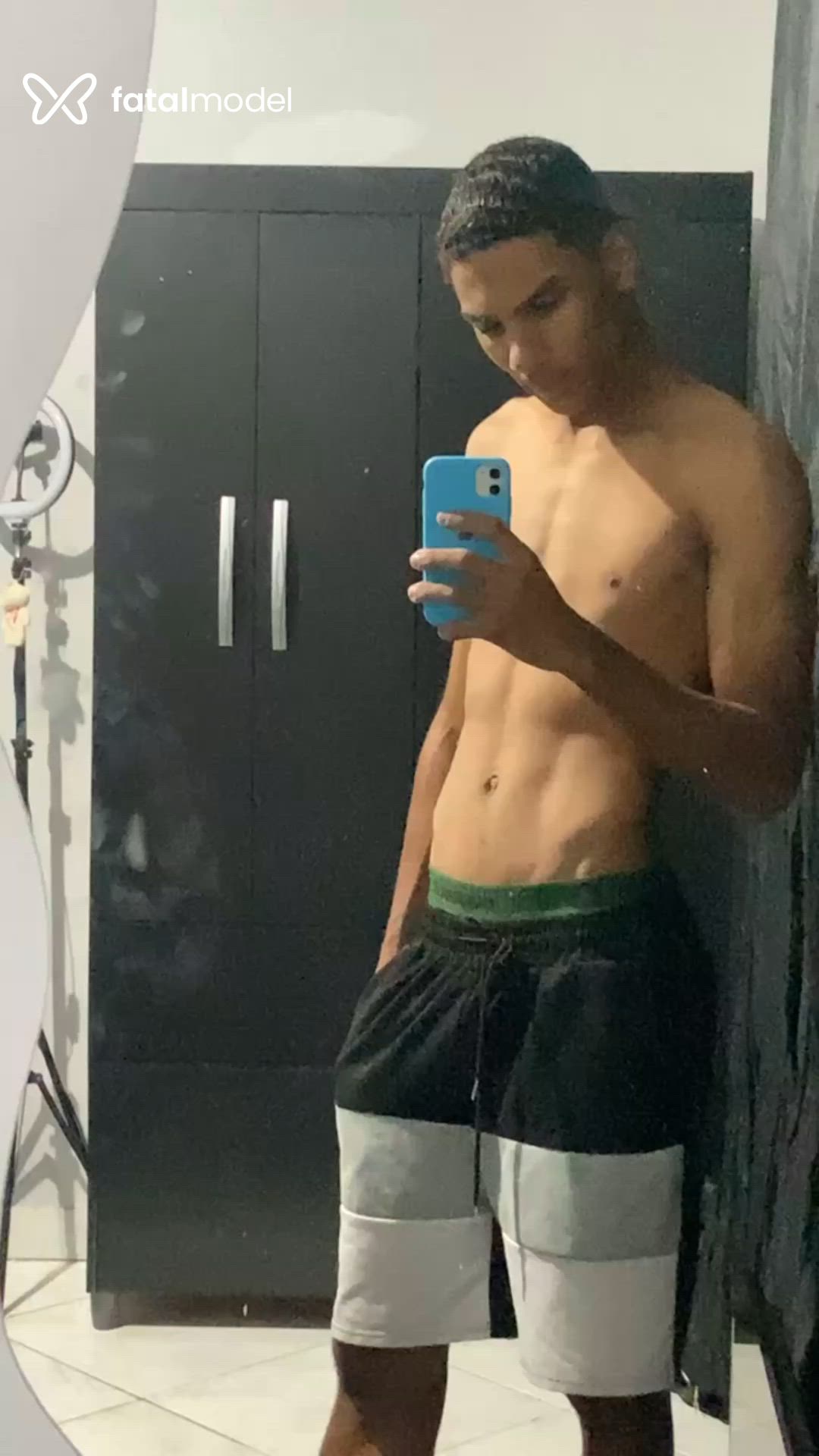 Acompanhante homem morena (o) de olhos castanhos - Mvmineirin