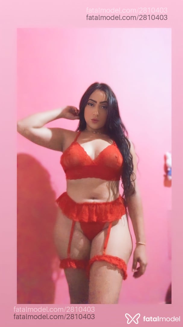 Acompanhante mulher morena (o) de olhos pretos - Beatriz