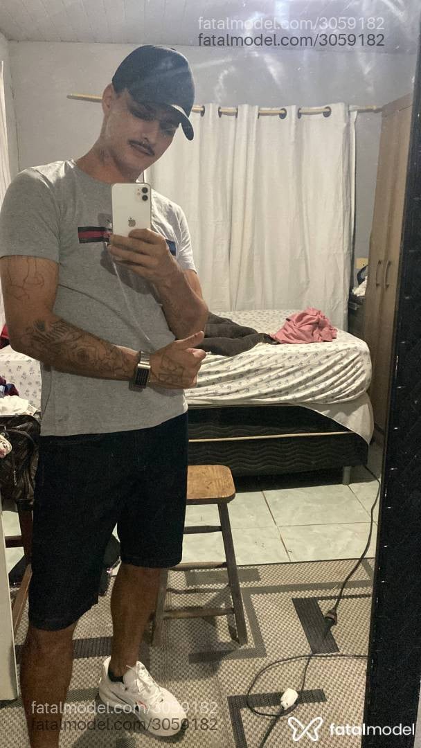 Acompanhante homem morena (o) de olhos castanhos em Balneário Piçarras Acompanhante homem morena (o) de olhos castanhos em Balneário Piçarras - Novinhotatuado