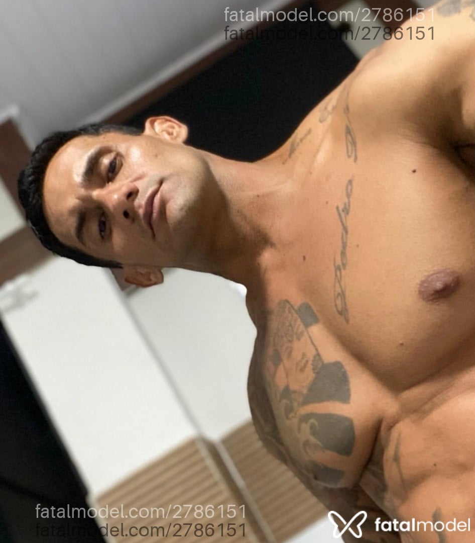 Acompanhante homem morena (o) de olhos pretos - Kaio Santos Acompanhante homem morena (o) de olhos pretos - Kaio Santos