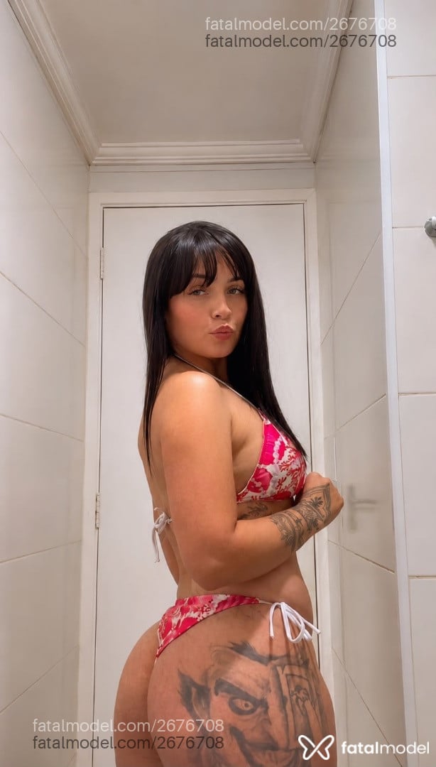 Acompanhante mulher morena (o) de olhos azuis - Ana Beatriz
