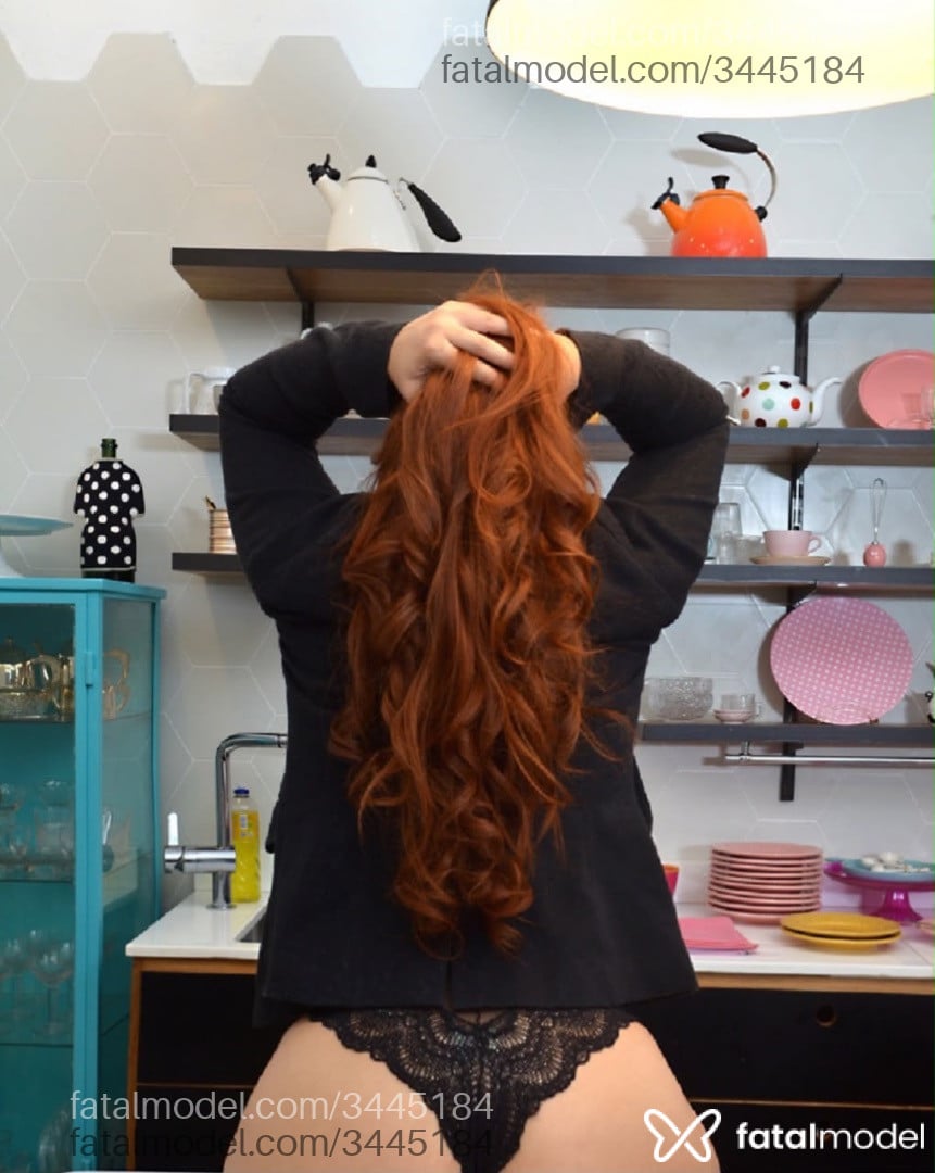 Acompanhante mulher com cabelo castanho de olhos castanhos - Priscila alburquer