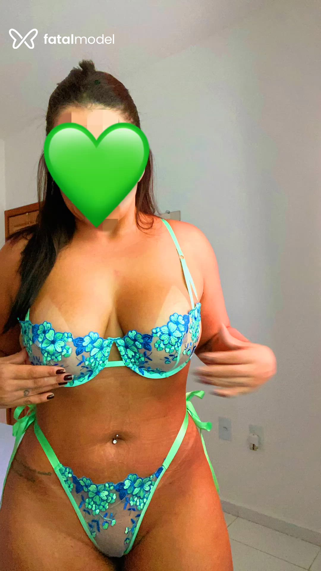 Acompanhante mulher com cabelo castanho de olhos castanhos - POLIANA FONSECA Acompanhante mulher com cabelo castanho de olhos castanhos - POLIANA FONSECA
