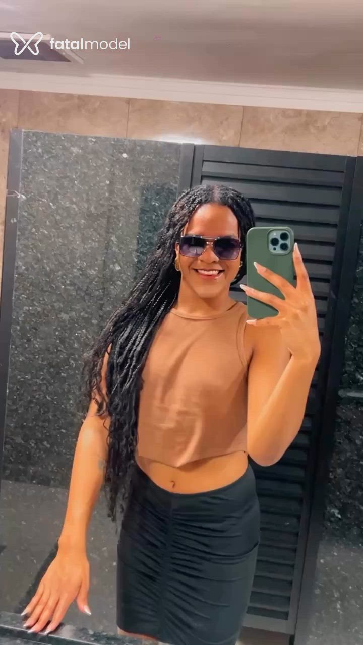 Acompanhante mulher trans morena (o) de olhos castanhos - Rianna