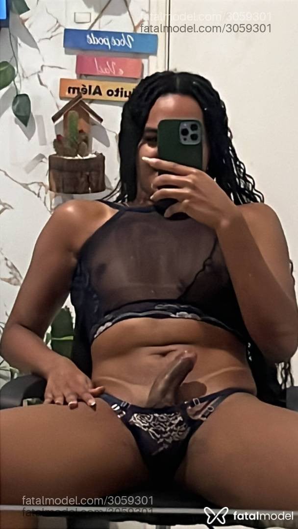 Acompanhante mulher trans morena (o) de olhos castanhos - Rianna