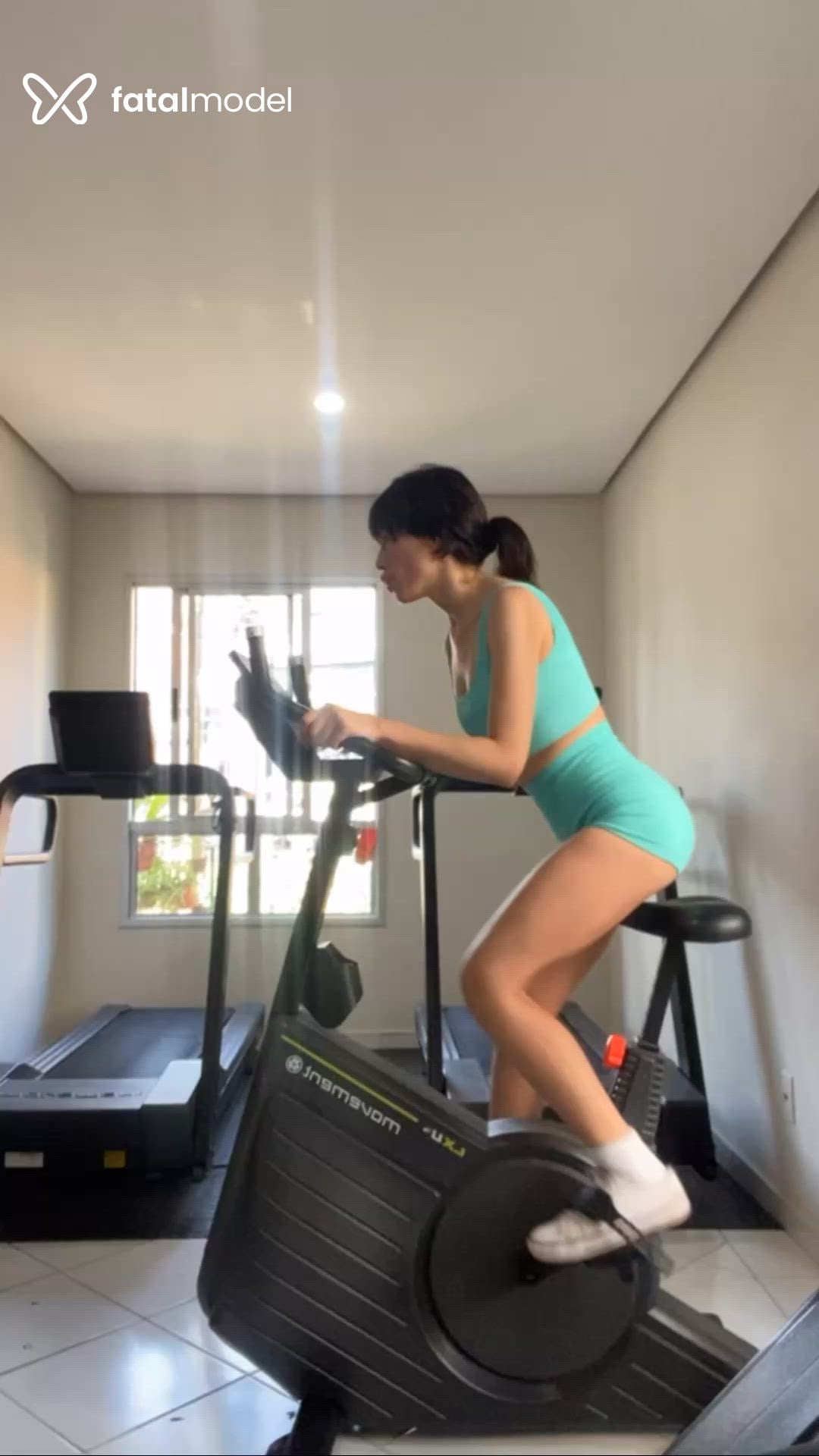 Acompanhante mulher morena (o) de olhos castanhos - Elisa Acompanhante mulher morena (o) de olhos castanhos - Elisa
