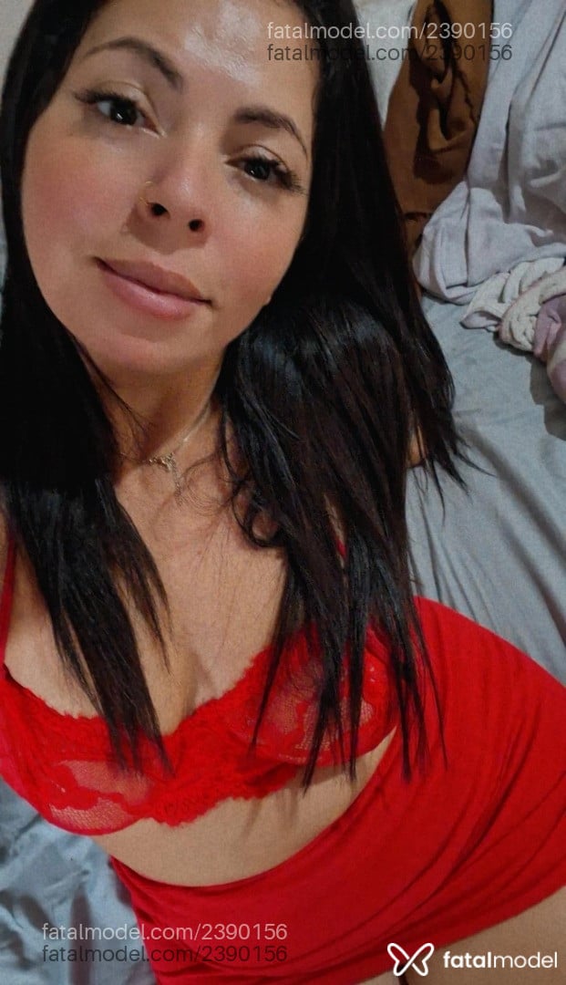 Acompanhante mulher morena (o) de olhos castanhos - Carol Acompanhante mulher morena (o) de olhos castanhos - Carol