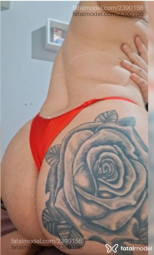 Acompanhante mulher morena (o) de olhos castanhos - Carol