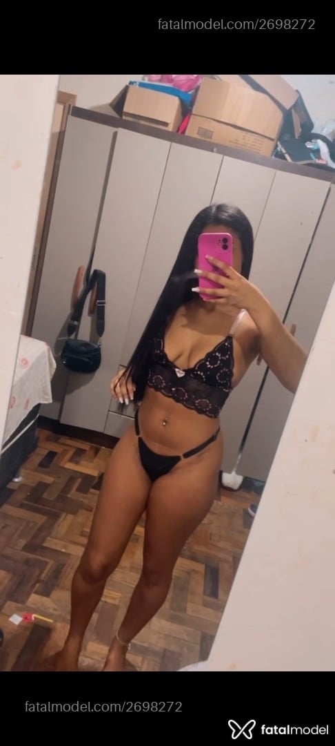 Acompanhante mulher morena (o) de olhos pretos - Morena Acompanhante mulher morena (o) de olhos pretos - Morena