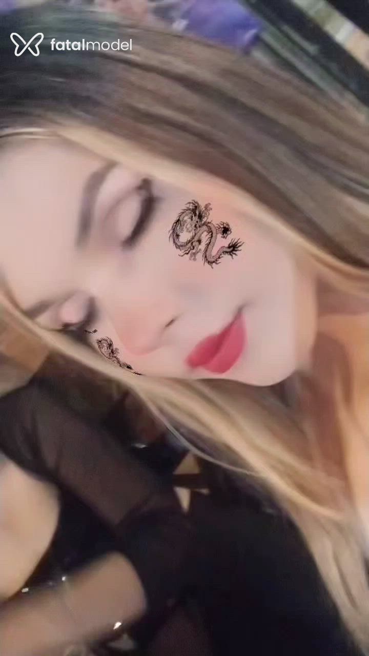 Acompanhante mulher trans com cabelo castanho de olhos castanhos - Mirla Valentina